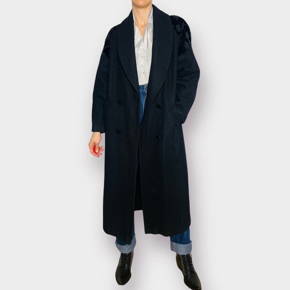 80s Maggie Lawrence‎ Black Wool Blend Coat with Velvet Shoulder Detail - Picture 1 of 5